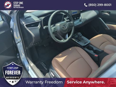 Used 2026 Toyota Corolla Cross XLE AWD/4WD image 11