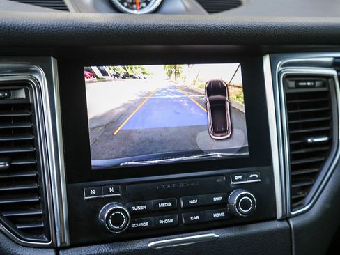 Used 2018 Porsche Macan S AWD/4WD image 23
