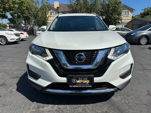Used 2019 Nissan Rogue SV FWD image 2