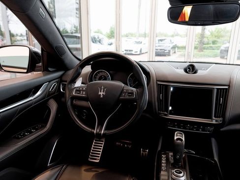 Used 2021 Maserati Levante S GranSport image 32