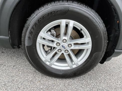 Used 2023 Ford Explorer XLT RWD image 41