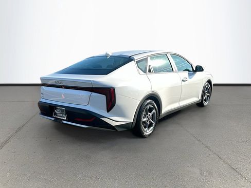 New 2025 Kia K4 LXS image 7