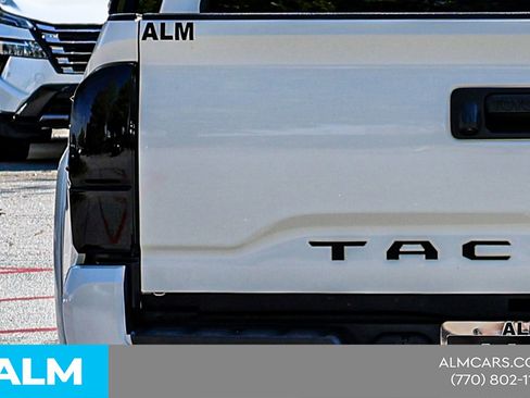 Used 2020 Toyota Tacoma TRD Sport AWD/4WD image 14