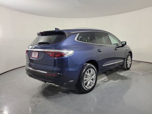 Used 2023 Buick Enclave Essence w/ Experience Buick Package FWD image 5