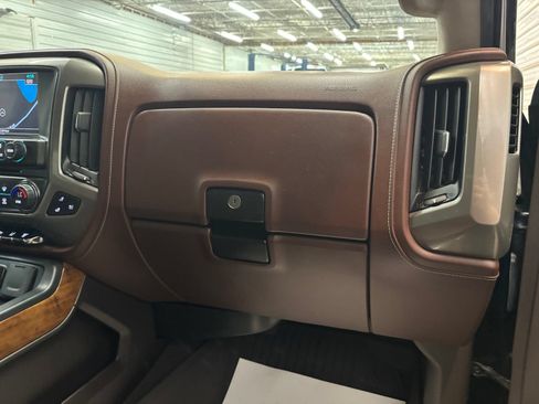 Used 2019 Chevrolet Silverado 2500 High Country w/ Duramax Plus Package AWD/4WD image 28