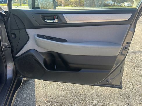 Used 2018 Subaru Outback 2.5i Premium image 24