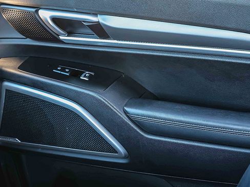 Certified 2022 Kia Telluride LX image 16