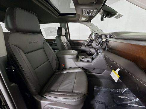 New 2026 GMC Sierra 3500 Denali w/ Denali Reserve Package image 24