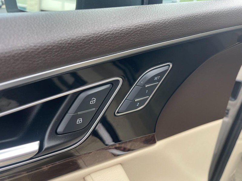 Used 2017 Audi Q7 3.0T Prestige AWD/4WD image 27