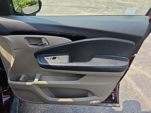 Used 2016 Honda Pilot Touring image 14