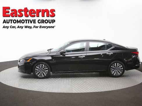 Used 2025 Nissan Altima 2.5 SV FWD image 57