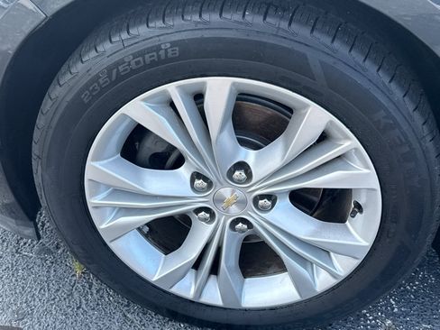 Used 2014 Chevrolet Impala LT FWD image 9