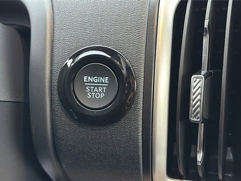 New 2025 Ford Expedition Active image 15