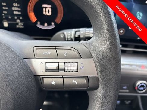Certified 2025 Hyundai Kona SE image 15