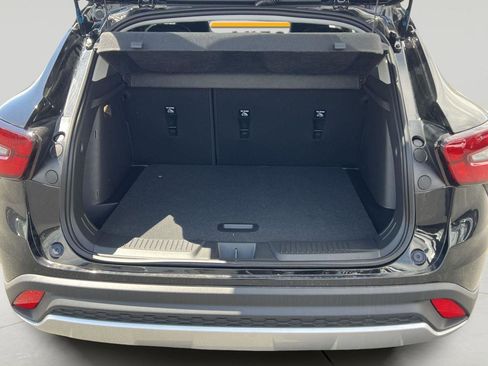 New 2026 Chevrolet Trax LT w/ LT Convenience Package FWD image 9