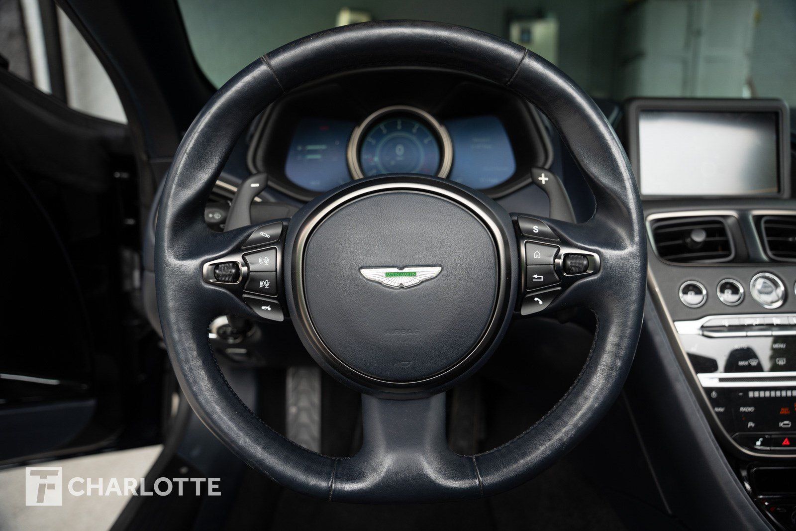 Used 2019 Aston Martin DB11 Volante RWD image 22