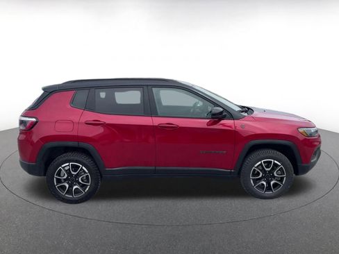 Used 2025 Jeep Compass Trailhawk image 18