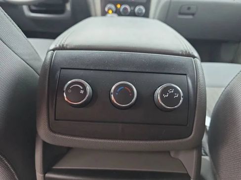 Used 2015 Chevrolet Traverse LT w/ Style and Technology Package FWD image 36