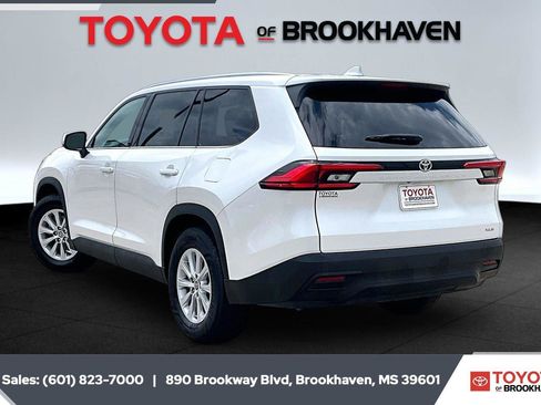 Used 2024 Toyota Grand Highlander AWD image 2