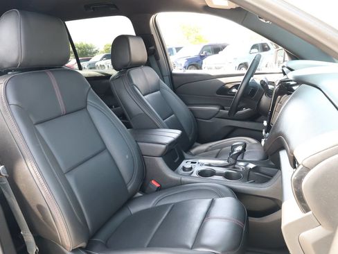 Used 2023 Chevrolet Traverse RS FWD image 34