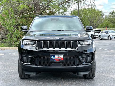 New 2026 Jeep Grand Cherokee Laredo X image 10