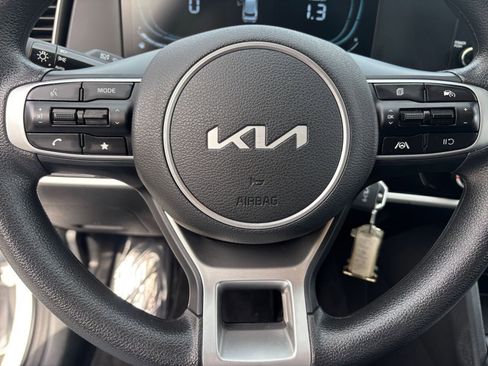 Used 2025 Kia Sportage LX FWD image 27