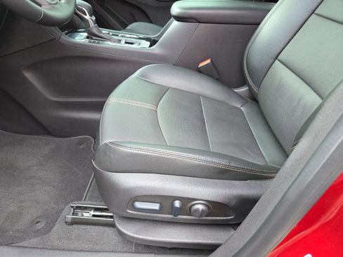 Used 2024 Chevrolet Equinox Premier FWD image 16