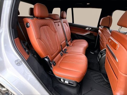 Used 2025 BMW X7 M60i w/ Climate Comfort Package AWD/4WD image 26