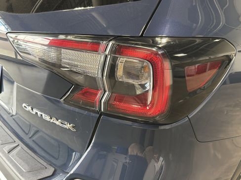 Certified 2023 Subaru Outback Limited AWD/4WD image 17