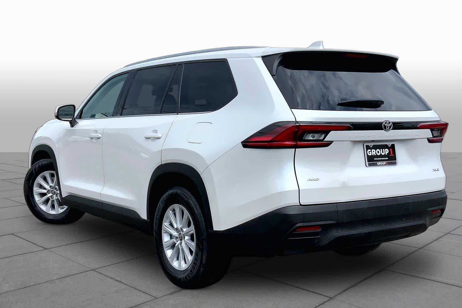 Used 2025 Toyota Grand Highlander AWD image 12