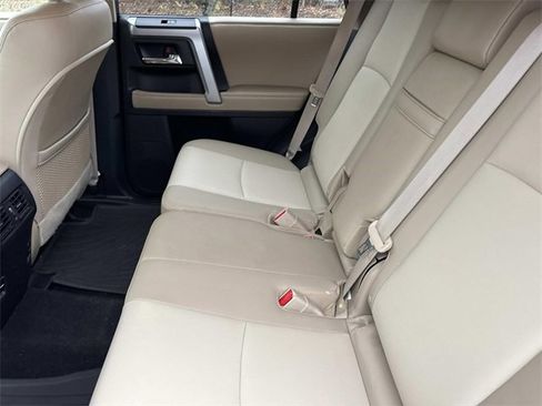 Used 2016 Toyota 4Runner SR5 Premium image 17