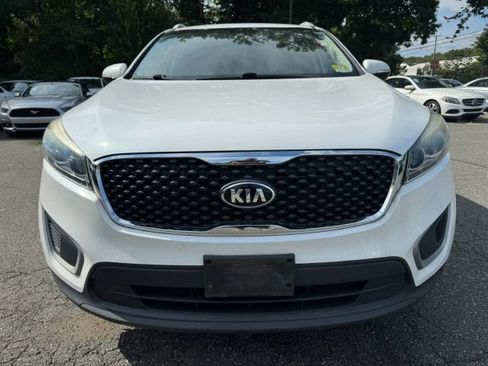 Used 2017 Kia Sorento AWD image 8