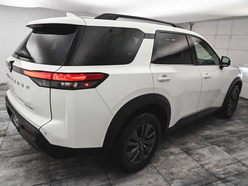 Used 2023 Nissan Pathfinder SV AWD/4WD image 6