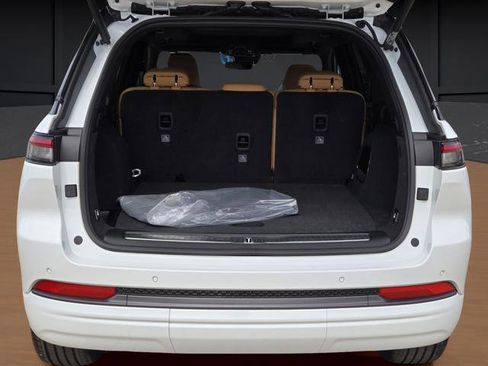 New 2026 Jeep Grand Cherokee Summit AWD/4WD image 5
