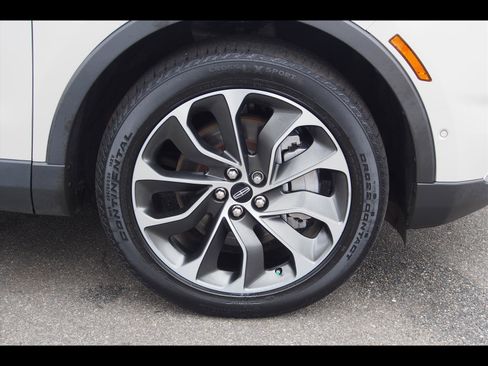 Used 2021 Lincoln Nautilus Reserve w/ Equipment Group 201A image 9