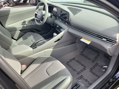 New 2026 Hyundai Elantra Sport FWD image 17
