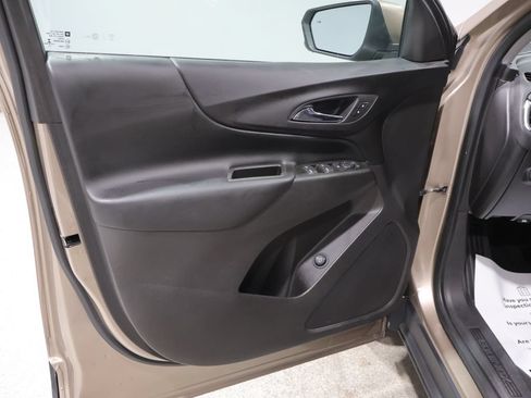 Used 2018 Chevrolet Equinox LT AWD/4WD image 12