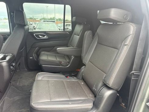 Used 2023 Chevrolet Suburban High Country AWD/4WD image 25