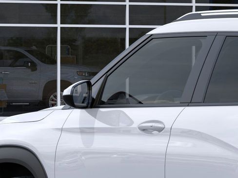 New 2026 Chevrolet TrailBlazer LT w/ Convenience Package FWD image 36