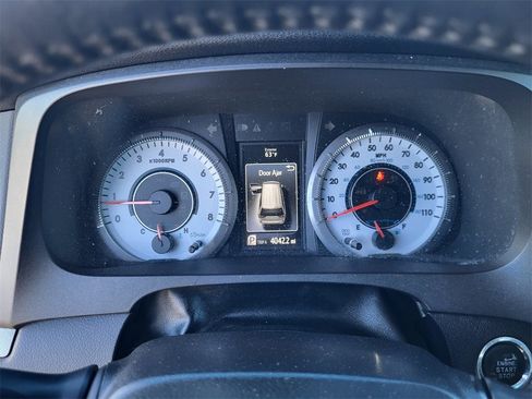 Used 2016 Toyota Sienna SE image 10