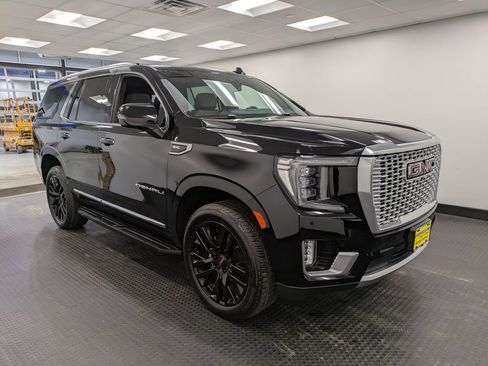 Used 2024 GMC Yukon Denali image 3