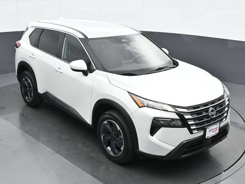 Used 2024 Nissan Rogue SV AWD/4WD image 25