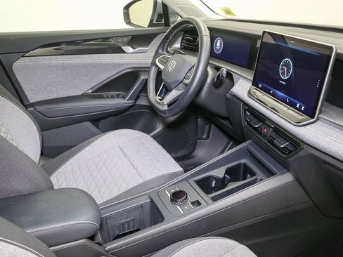 Used 2025 Volkswagen Tiguan S AWD/4WD image 18