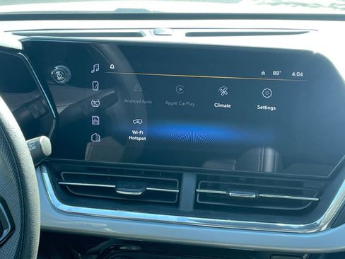 Used 2025 Chevrolet Trax LT image 21