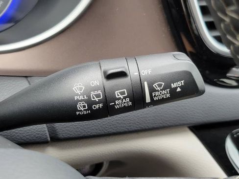 Used 2023 Chrysler Voyager LX FWD image 18