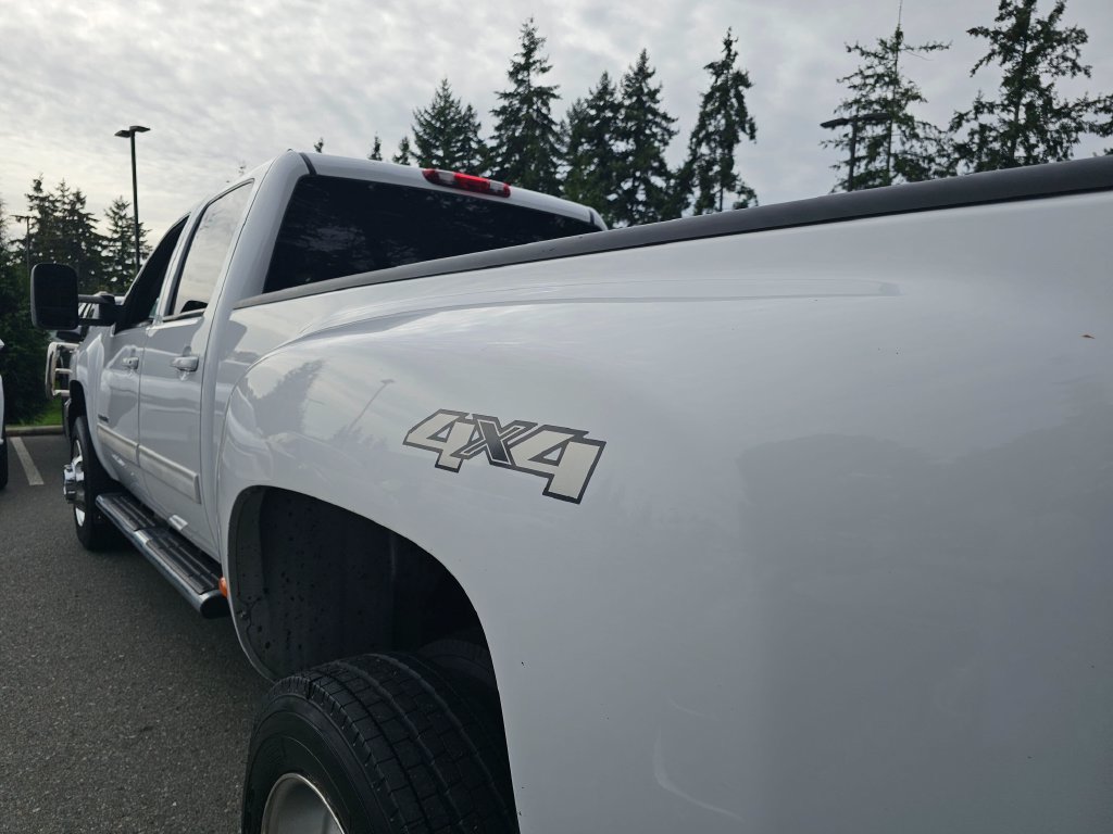 Used 2014 Chevrolet Silverado 3500 LTZ w/ LTZ Plus Package AWD/4WD image 18