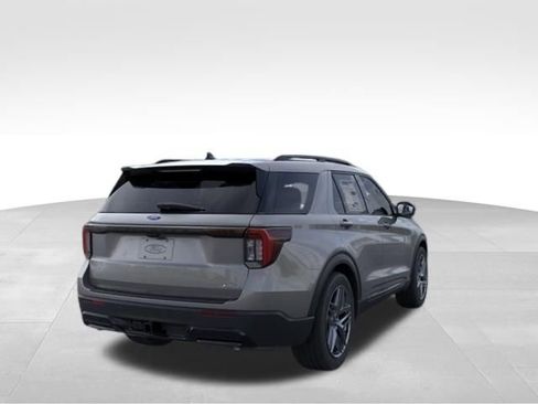 New 2026 Ford Explorer ST-Line w/ ST-Line Street Pack AWD/4WD image 10