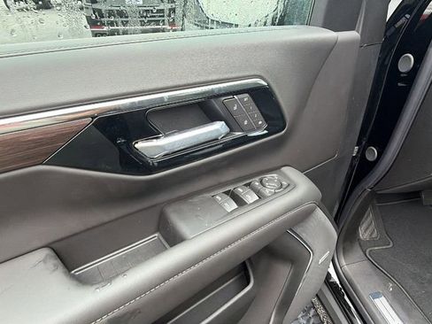 New 2026 Chevrolet Suburban Z71 w/ Comfort Package image 12