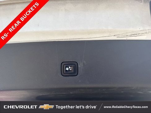 Used 2021 Chevrolet Traverse RS image 12