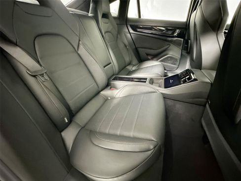 Certified 2026 Porsche Panamera image 27